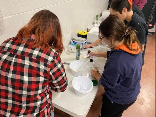 Students prepare healthy meal